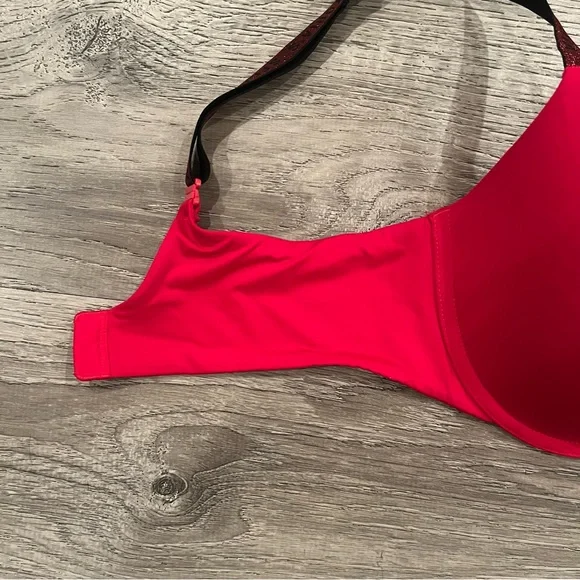 Victoria's Secret T-Shirt Push-Up Bra (Red Licorice Logo Shine Straps) - Picture 5 of 12